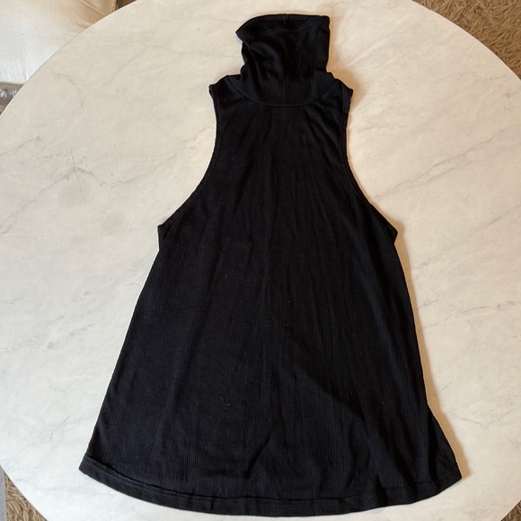 Free People Tops - ✨🖤 Trendy Free People High/Turtle Neck ✨🖤